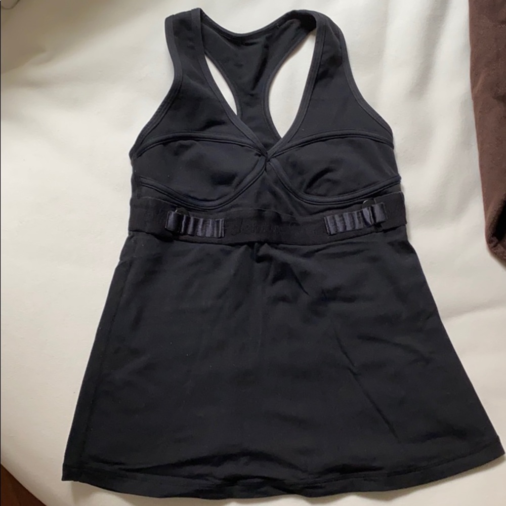 Lululemon Black Workout Top - no bra needed